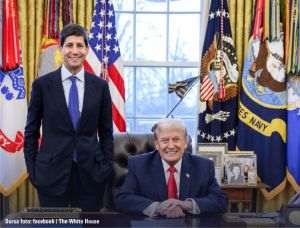 Kevin Warsh este alegerea preşedintelui Donald Trump pentru conducerea Fed, în contextul eforturilor Casei Albe de a-şi exercita controlul asupra băncii centrale americane. Sectorul bancar ”va fi cu ochii” pe Warsh, urmărind dacă acesta îşi va ţine promisiunea că va păstra autonomia Fed în stabilirea dobânzilor, după ce Trump l-a criticat constant pe Powell, în încercarea de a pune presiune asupra băncii centrale în vederea reducerii mai rapide a costurilor de împrumut. Următoarea şedinţă a Fed, prima pe care o va prezida Warsh, este programată pentru 16-17 iunie. (Sursa foto: facebook / The White House)